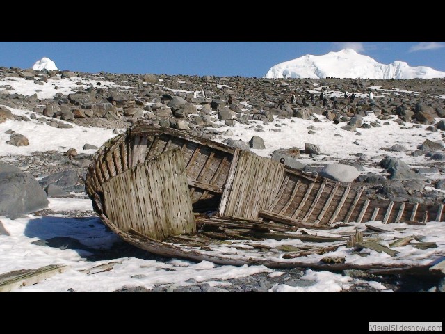 080 Remains of whaling water boat, Half Moon Island