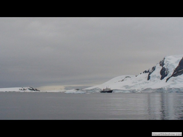 0015 Moored near Pleneau island 2012-02-23