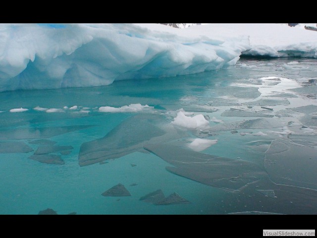 032 Sea ice (thin) near Pleneau Island